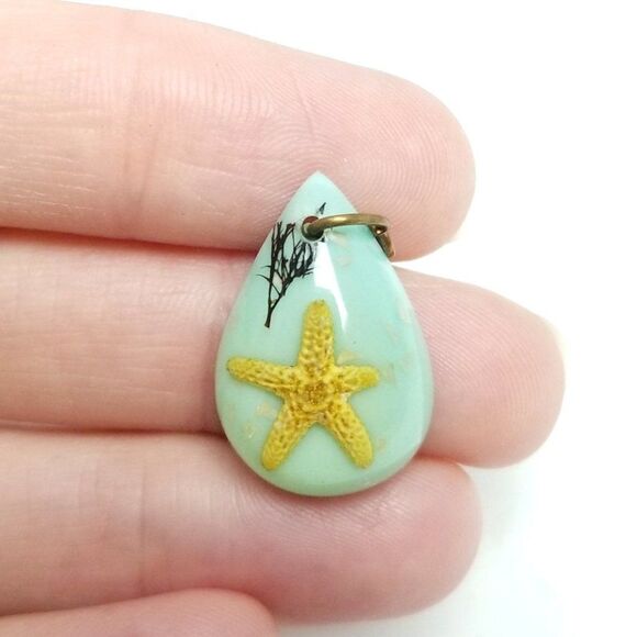 Vintage Starfish Drop Shape Pendant, Acrylic, Teal Background, Retro Charm - Picture 1 of 5